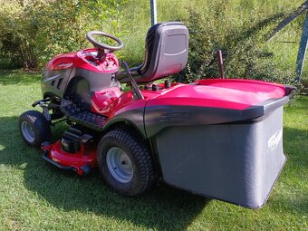 Zahradní traktor Castel garden XHX 240 - 4