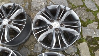 prodám original al kola 17 5x114 ,3 na HYUNDAI - 4