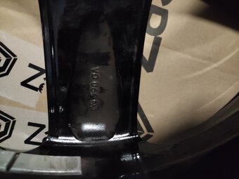 18" černý alu disk Karthoum 5x112 origo VW Golf 6 5 GTI GTD - 4