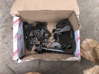 Prodám rozebraný motor na Jawa 250/559 - 4