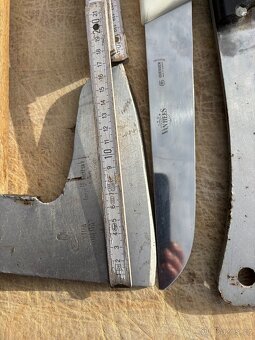 Řeznické vybavení, špalek, sekera, nože - 4