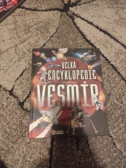 Knihy o formulích a vesmíru - 4