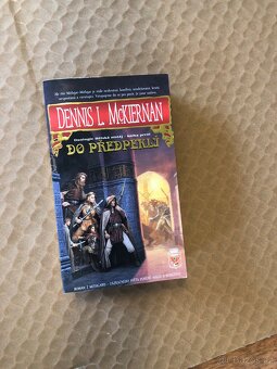 3 knížky od autora Dennis L. McKIERNAN - 4