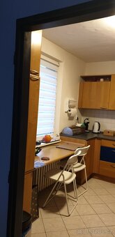 kuchyň s funkčními spotřebiči v zachovalém stavu - 4