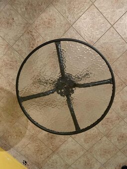 Kulatý skleněný zahradní stolek – Olomouc - 4