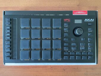 AKAI MPC STUDIO - 4