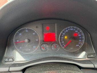 Volkswagen Jetta 1.9 TDi (77kW). - 4