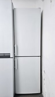 Lednice s mrazákem WHIRLPOOL, kombinovaná, Liebherr - 4