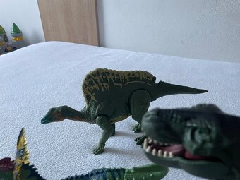 Dinosauři, všichni tři se zvuky + dino pistole vše 500 Kč - 4