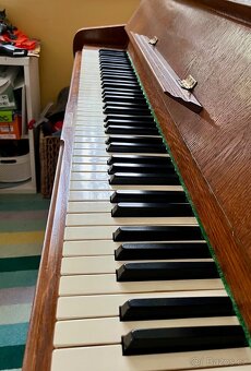 Prodáváme piano AUGUST FÖRSTER - má krásný zvuk - 4