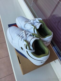 Champion - 4