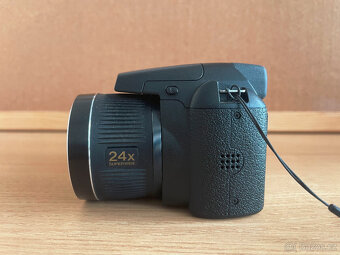 Fuji FinePix S3200, 24x zoom, 14Mp - 4