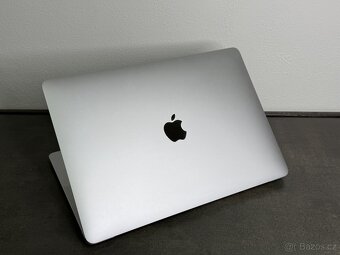 MacBook Air 13'' 2020 / i5 / 8GB / 256GB SSD / Silver - 4
