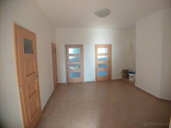 Pronájem bytu 2+1, 73 m2, přímo v centru Tábora. - 4