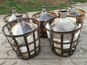 DEMIŽONY OD VÍNA A SLIVOVICE - 4