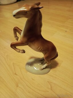 Porcelánový kůň - 4
