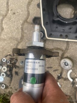 Serva a dily na robota - 4