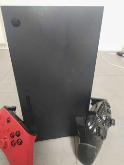 Xbox Series X s hrami a ovladači - 4