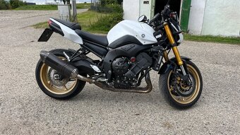 Yamaha FZ8 - 4