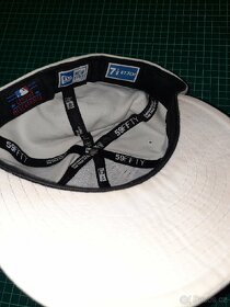 Prodam cepice celkem 5ks - 4