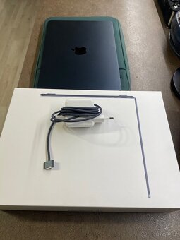Prodám Apple MacBook Air 13" M4 8x GPU,16GB, 256GB - 4