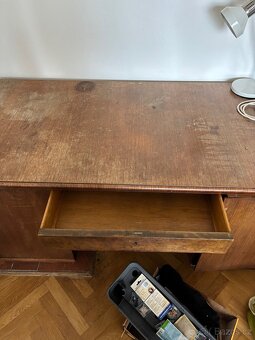 Antikvariátni hnědý stůl - 4