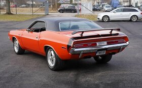 Dodge Challenger R/T - 4