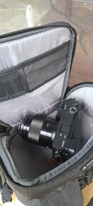 Sony a6400 + objektiv 50mm + příslušenství - 4