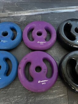 Prodám sadu činky inSPORTline 80 kg (tyč + kotouče) - 4