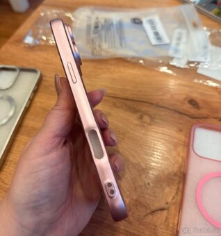 Obaly IPhone 16 pro max - 4