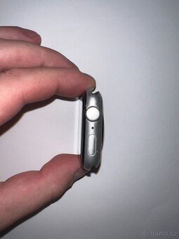 Apple Watch SE 44mm - 4