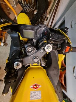 honda CBR600f bouraná PC35 - 4