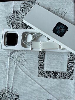 Apple Watch SE 2. generace (2022) 44 mm - 4