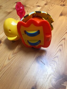 Jezdící beruška zn. Fisher Price - 4
