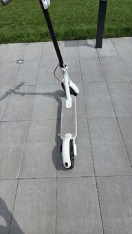 Xiaomi MI Electric Scooter M365 ve výborném stavu - 4