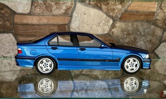 BMW E36 M3 sedan - 4