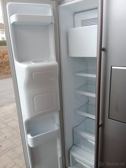 Americka lednice Samsung A+++ - 4