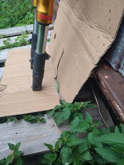 Přední vidlice SHOWA - 4