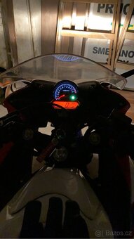 Honda CBR125 R - 4