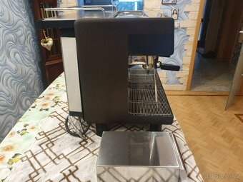 Espresso s portafiltrem WMF - 4