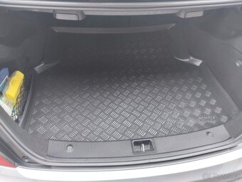 Mercedes Benz C180 CGI - 4