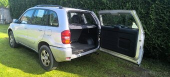 Toyota RAV4 - 4