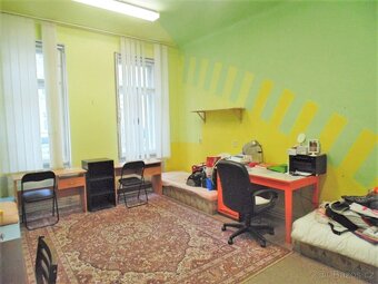 2.lůž. pok. + 3.l. pok., STUDENTKY, dívčí byt, pračka - 4