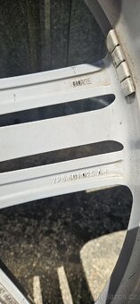 Originál alu kola VW touareg včetně nových pneu - 4