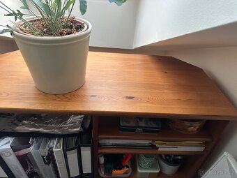 Leskvik -stůl pod televizi - 4