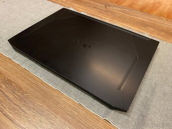 Acer Nitro AN515-55 - 4