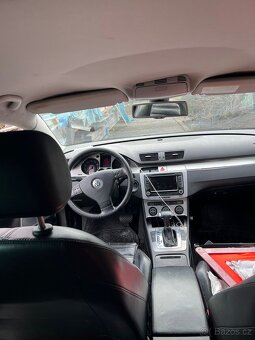 Volkswagen Passat - 4