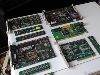 Výběr retro PC komponent - 4