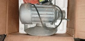 Ponorní vibrátor na beton VARAN 230V - 4