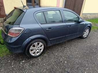 OPEL Astra 1.9CDTI 88kw Hatchback Rok.2007 - 4